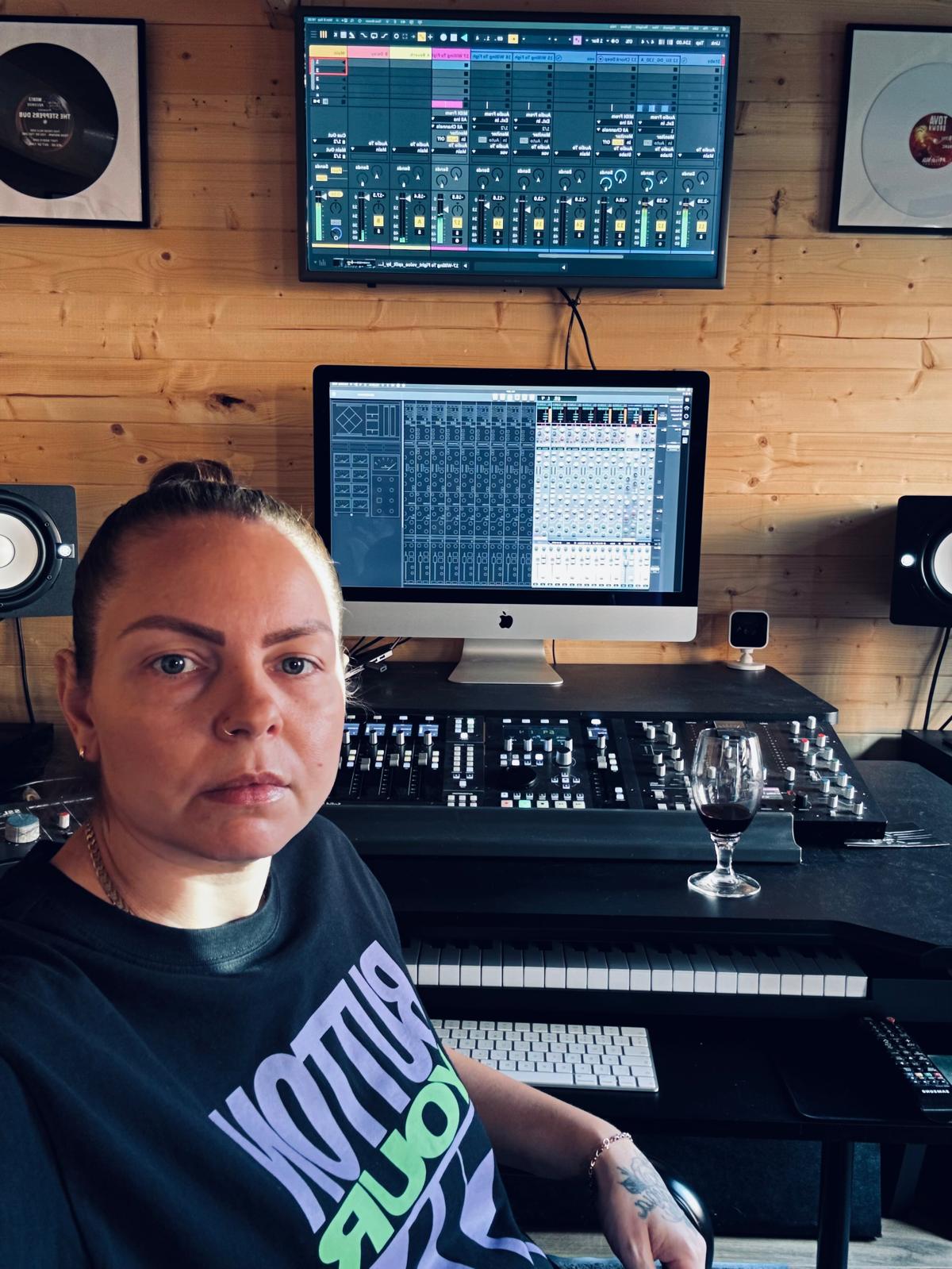 Tova Brown in studio